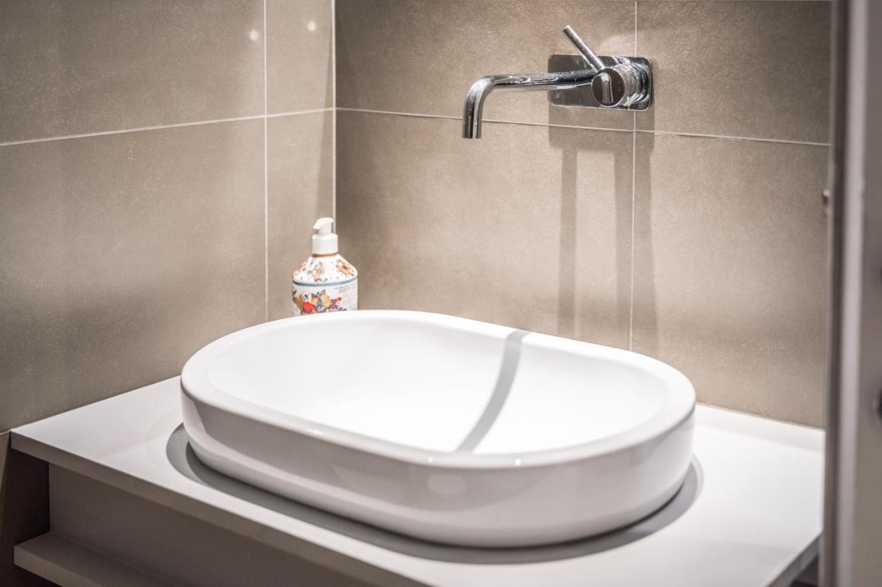 Ab Plus - Via Santo Stefano 74 볼로냐 외부 사진